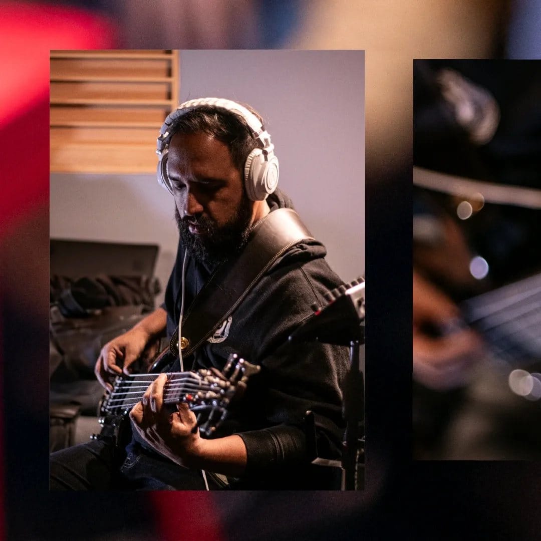 El bajista de Rex Marte grabando bajos en Estudio Naranja, Bogotá