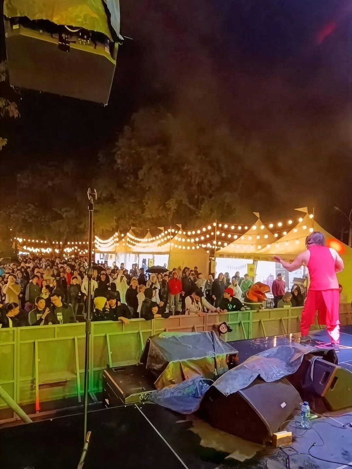 El público del Festival Altavoz frente a la tarima de Rex Marte