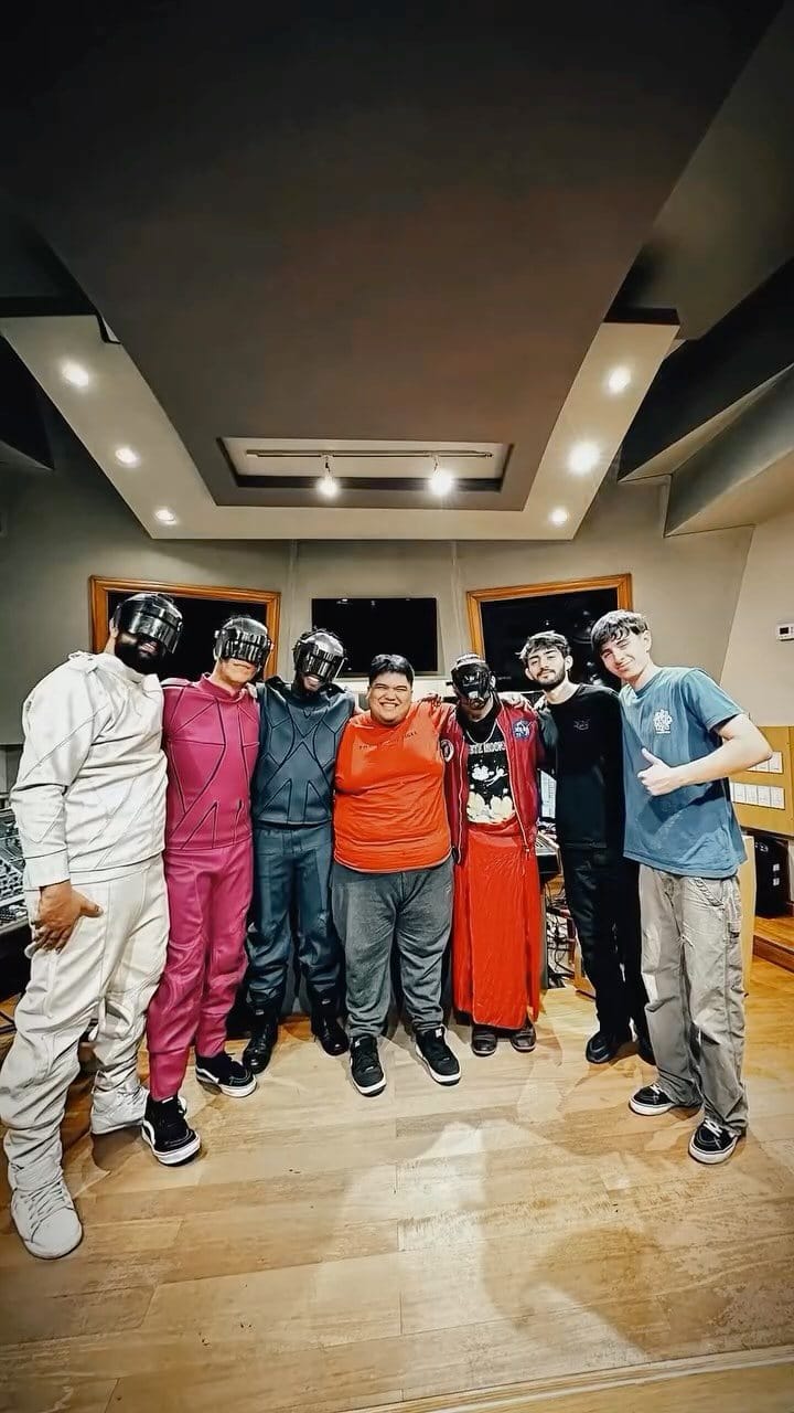 Rex Marte con el equipo de Mural Sessions en Estudios Romaphonic