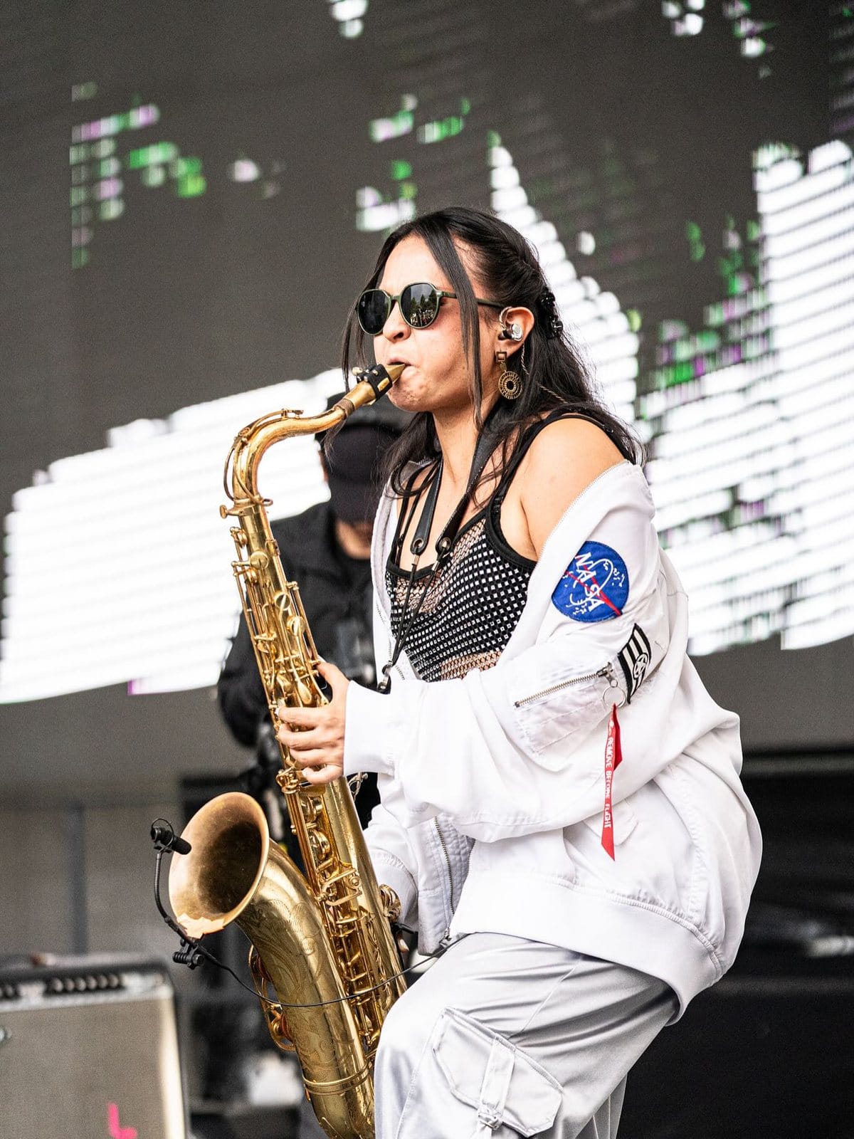 La saxofonista invitada en el show de Rex Marte