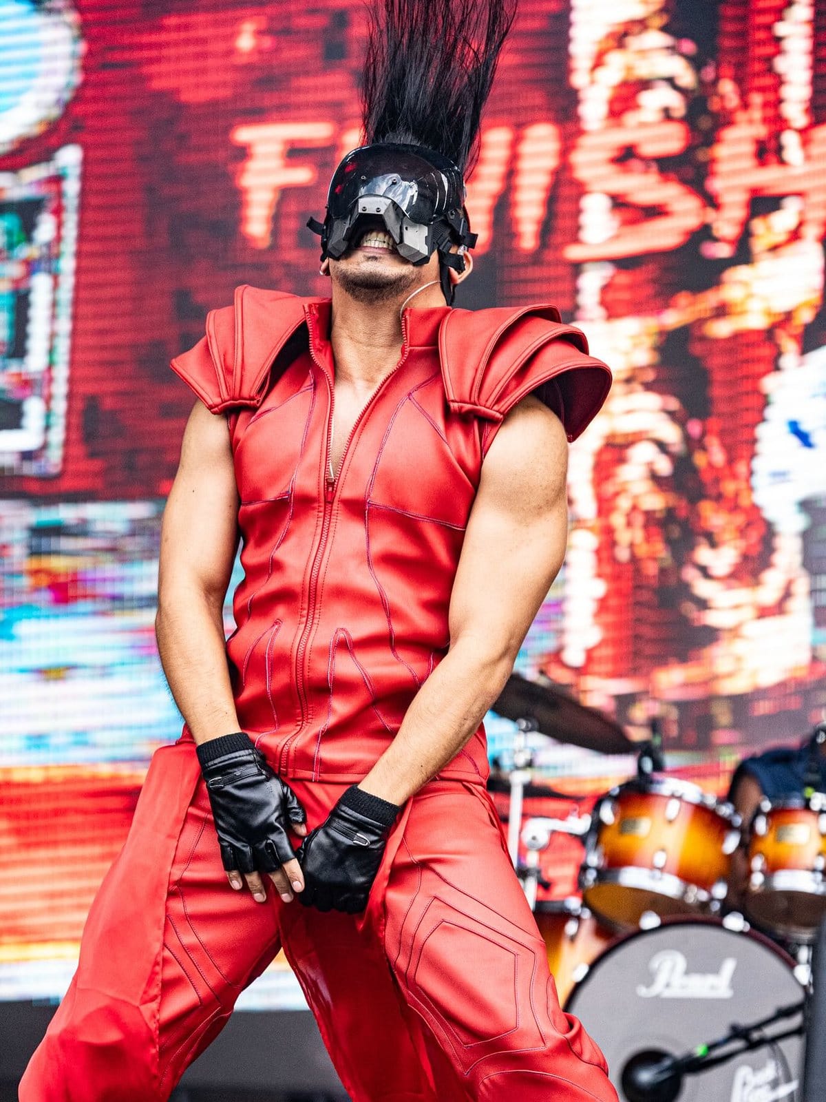 El vocalista de Rex Marte en el Escenario Eco