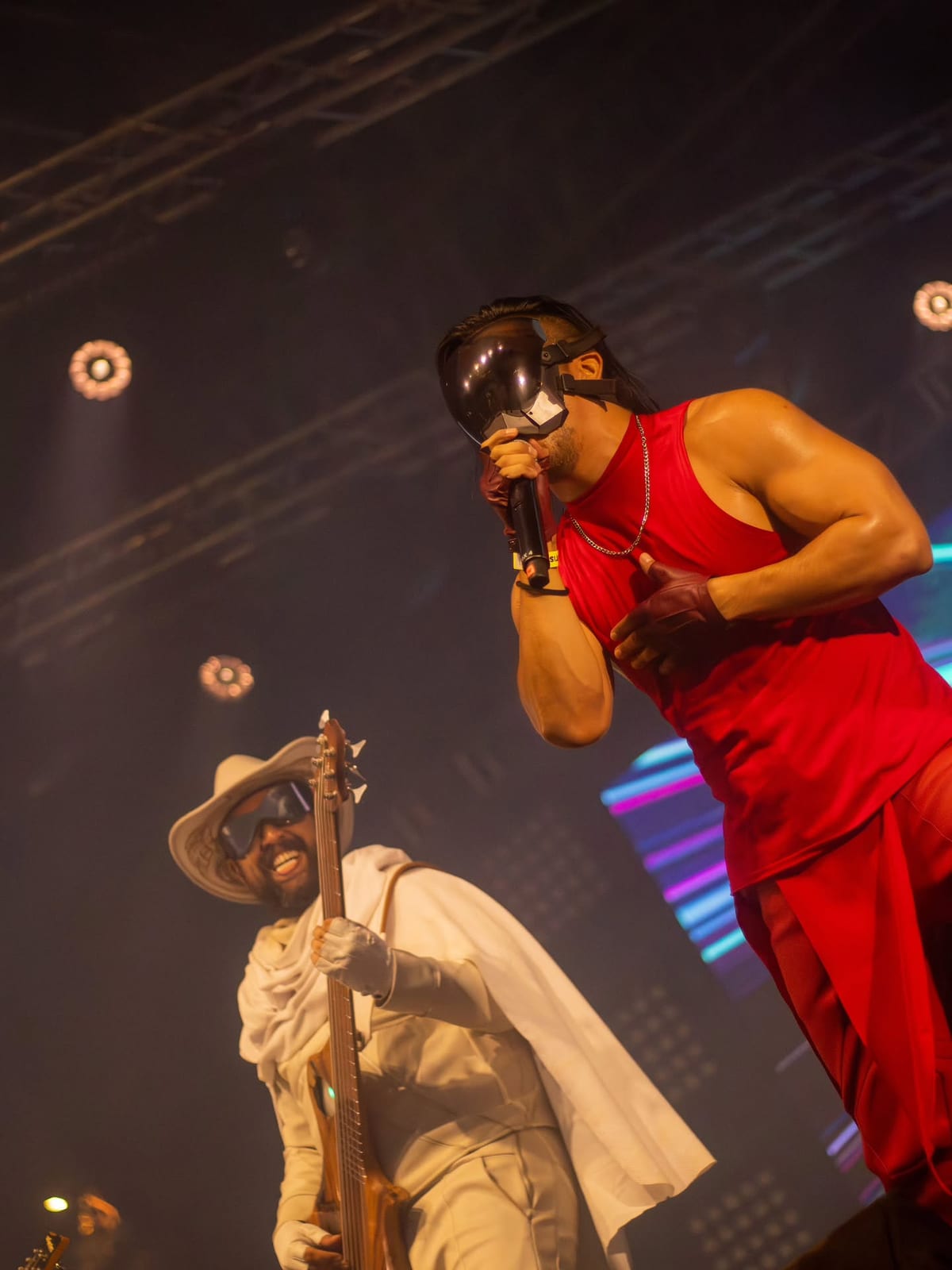 Voz y bajo de Rex Marte en el Sucursal Fest